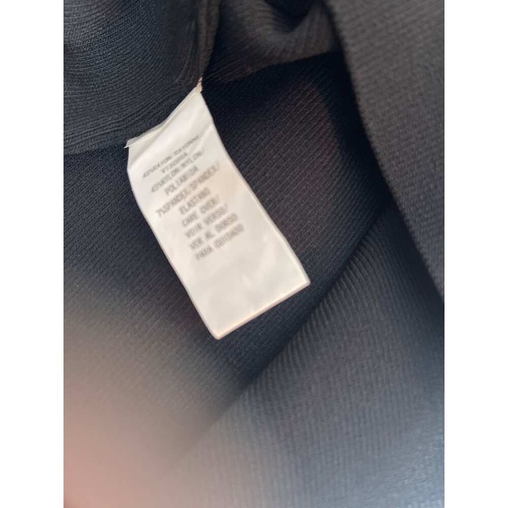DUE PER DUE Women's Black sleeveless top with White - colored V-neck trim Size M - Picture 7 of 7